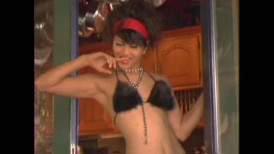 Furry Bikini Punk Sunny, Scene #01